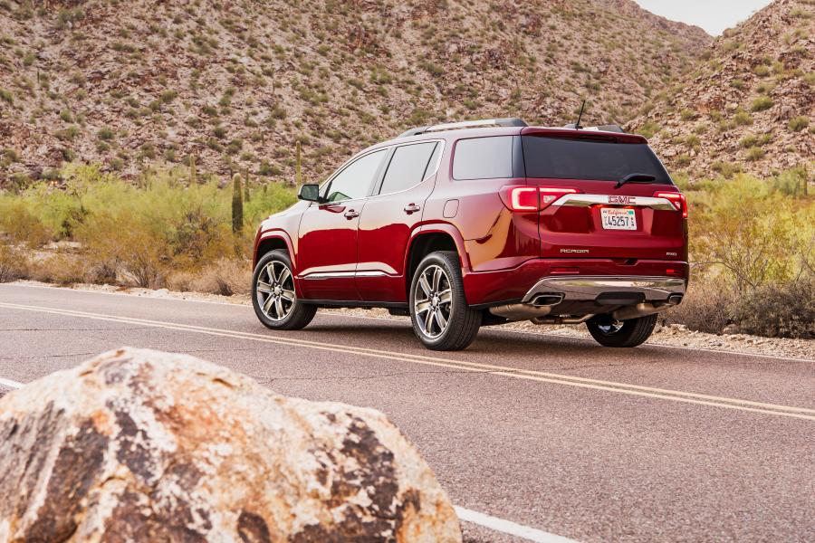 GMC Acadia Denali 2016 года  (фото 17 из 33)